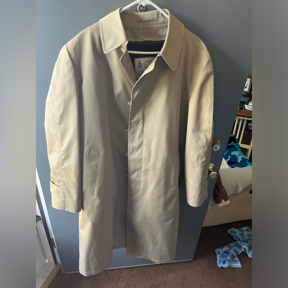 London fog trench coat (42 regular)